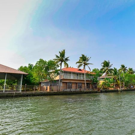 Grand Ayur Island Otel Perumbalam Dış mekan fotoğraf